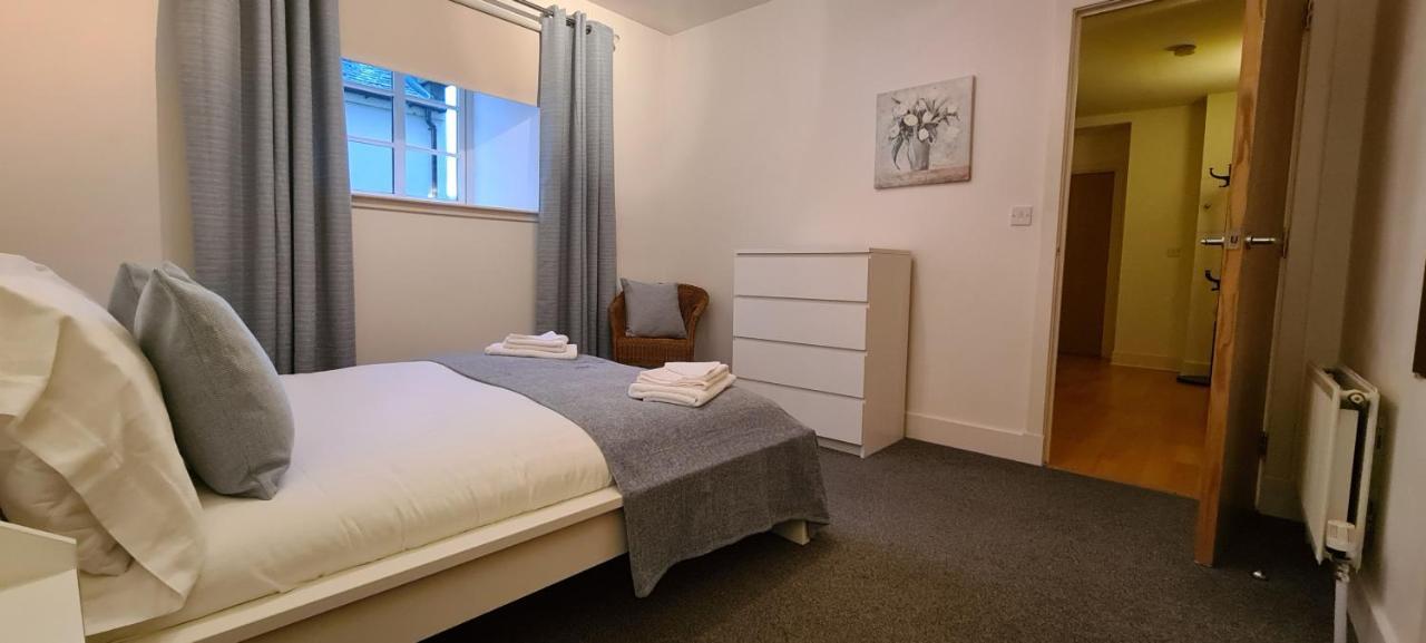 Pass The Keys Spacious 3Beds Flat Near City Centre - Free Parking Edinburgh Exterior foto